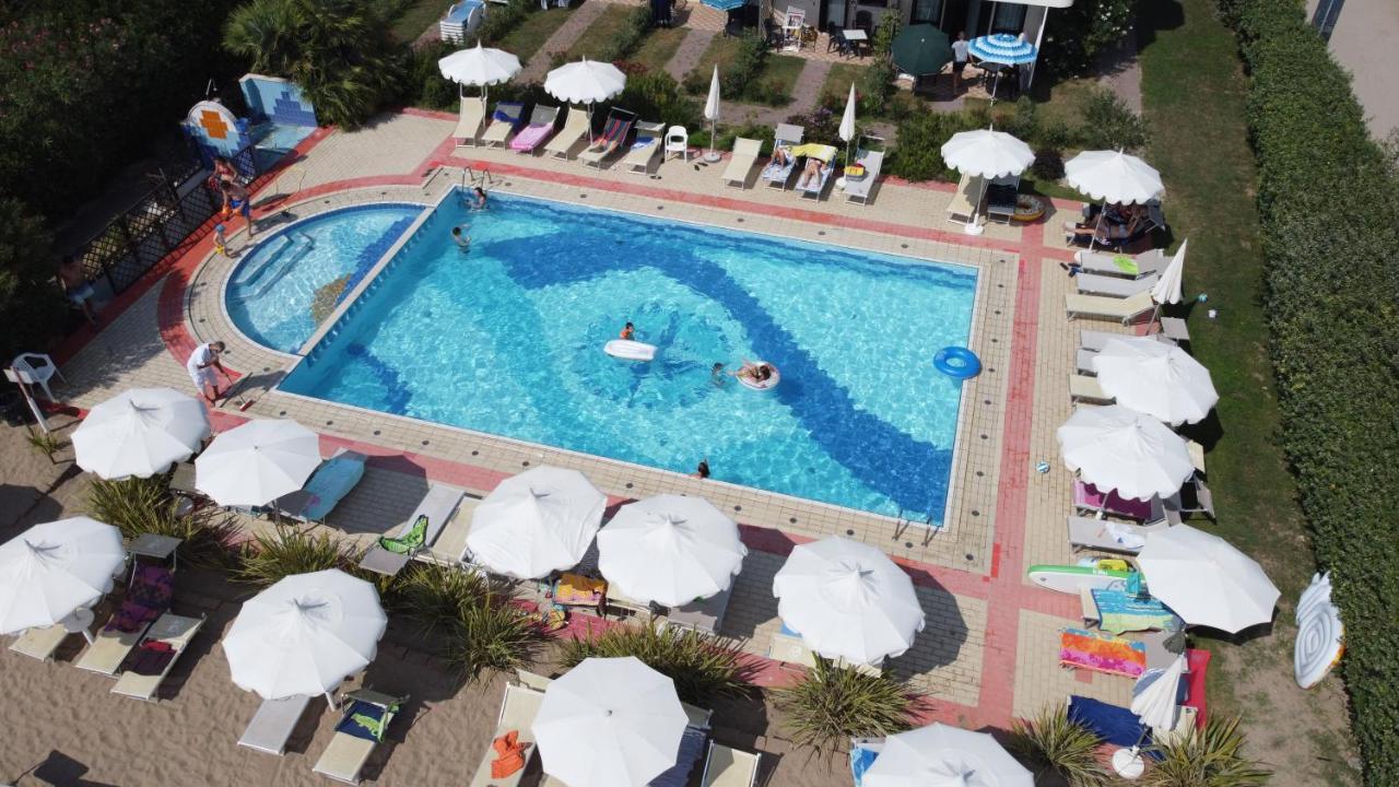Eurobeach Residence Кавалліно-Трепорті Екстер'єр фото