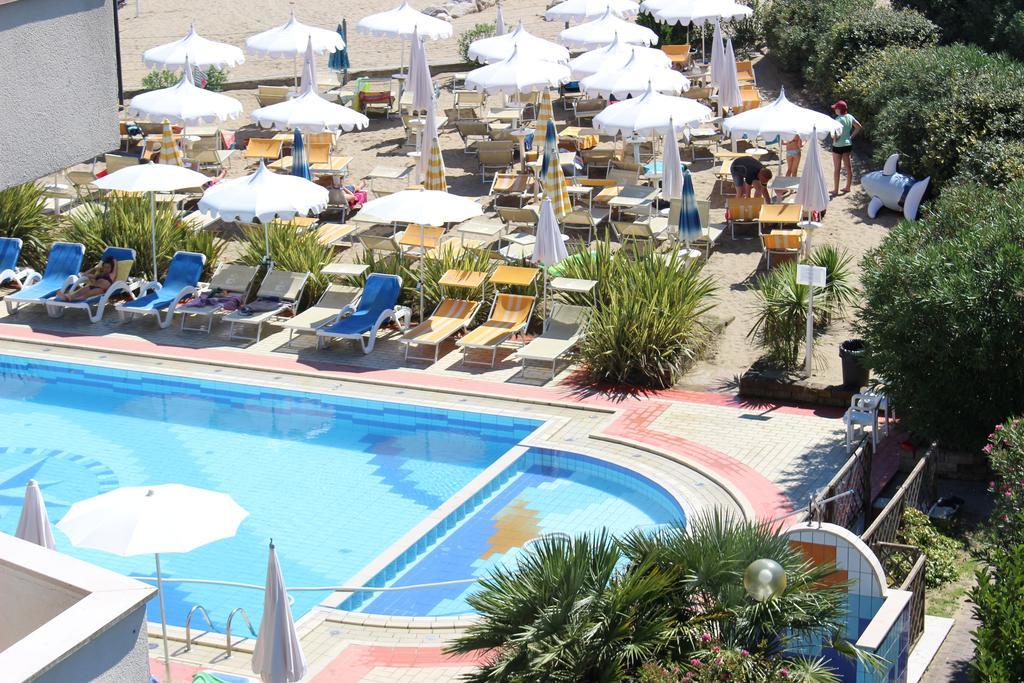 Eurobeach Residence Кавалліно-Трепорті Екстер'єр фото